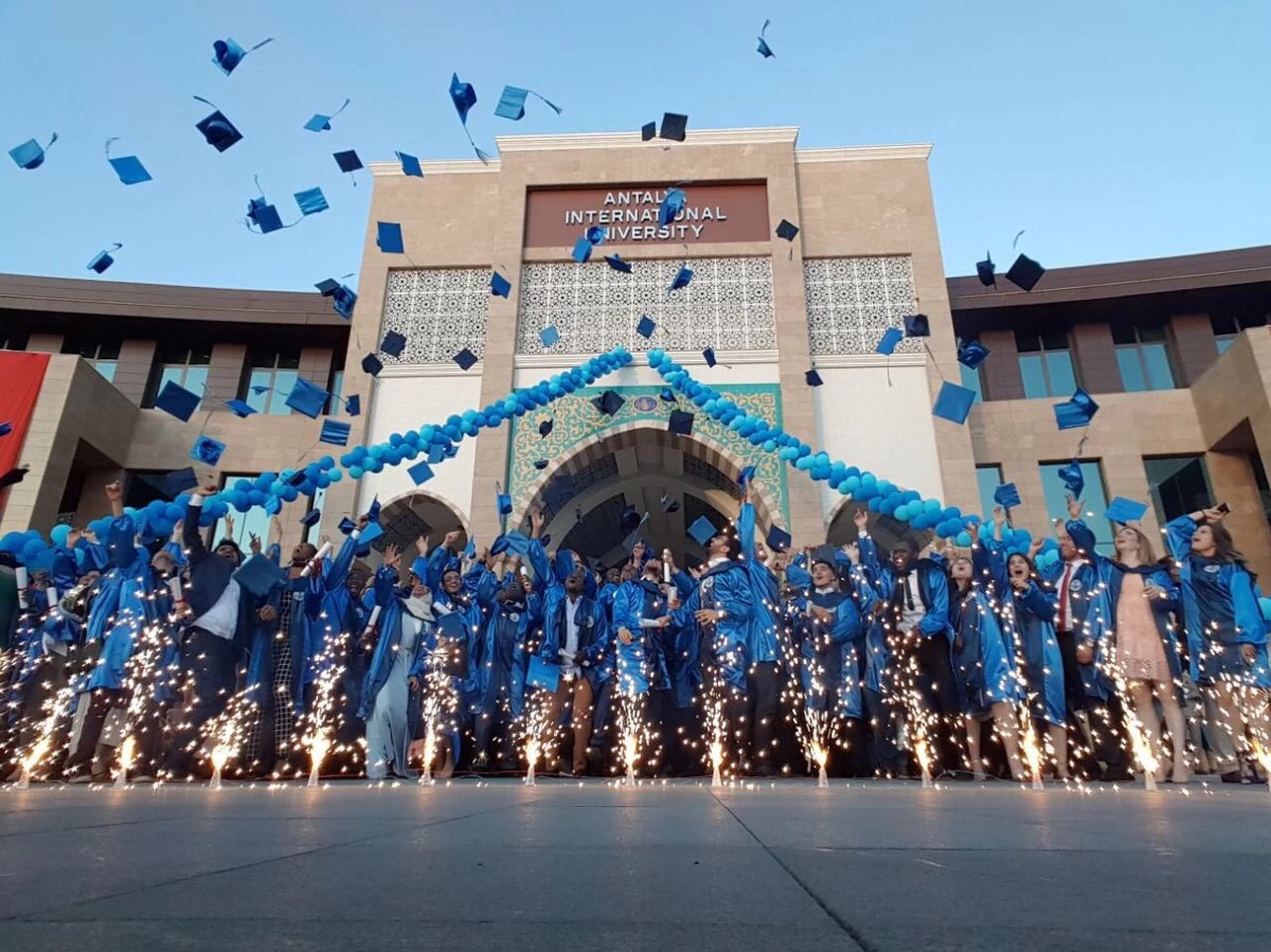 متى تبدأ الدراسة الجامعية في تركيا