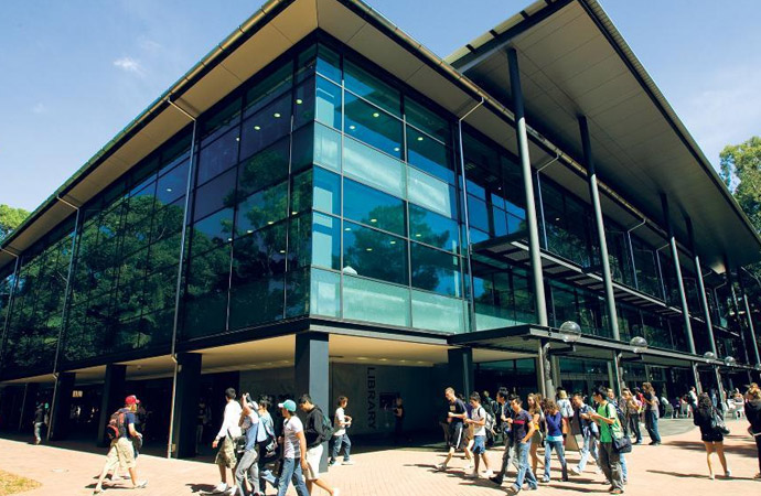 University of Wollongong (UOW)